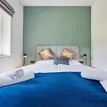 Everest Apartment *