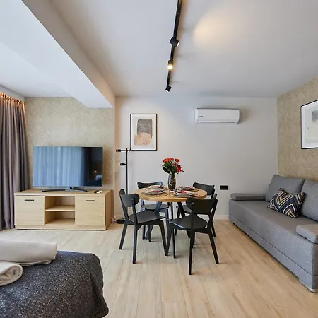 Everest Apartament *