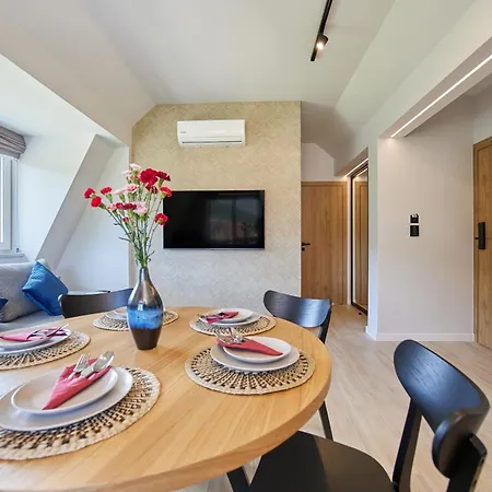 Apartament Everest *